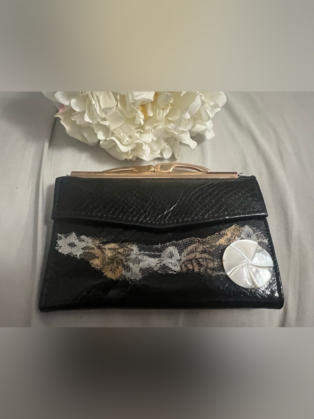 Vintage upcycled wallet W MOP Accent
